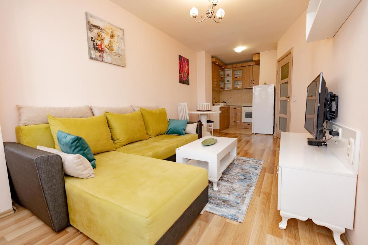 Dodona Aparthotel In Prishtina Пристина Стая снимка
