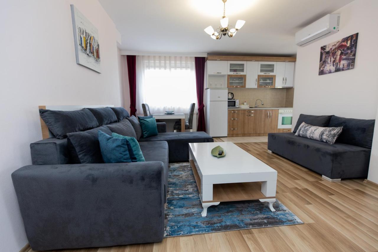 Dodona Aparthotel In Prishtina Пристина Стая снимка