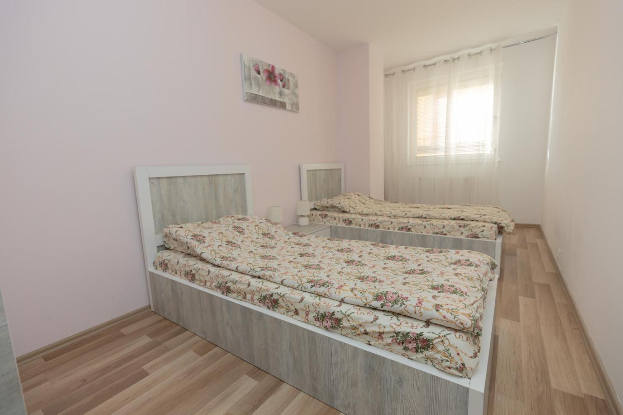 Dodona Aparthotel In Prishtina Пристина Стая снимка