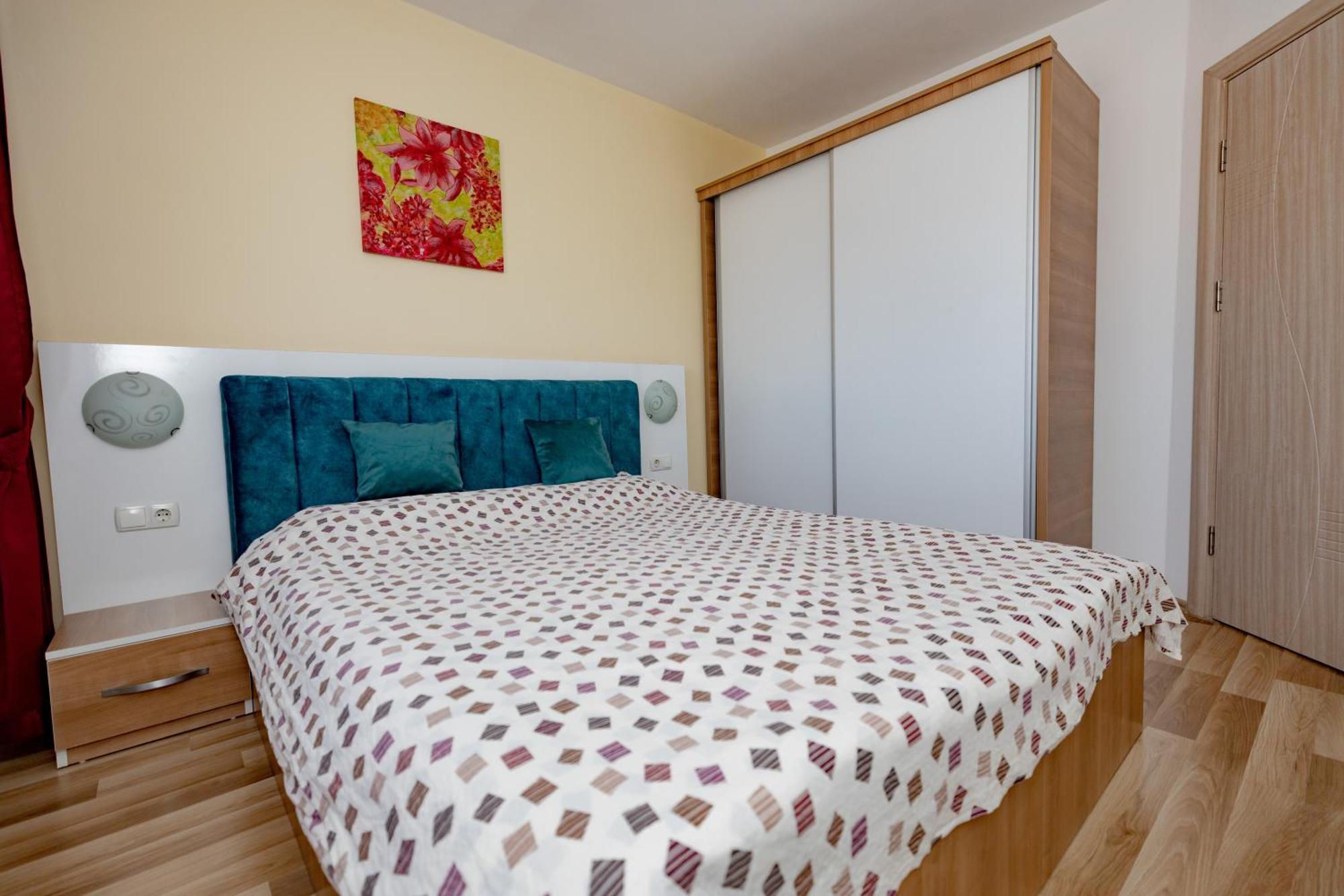 Dodona Aparthotel In Prishtina Пристина Стая снимка