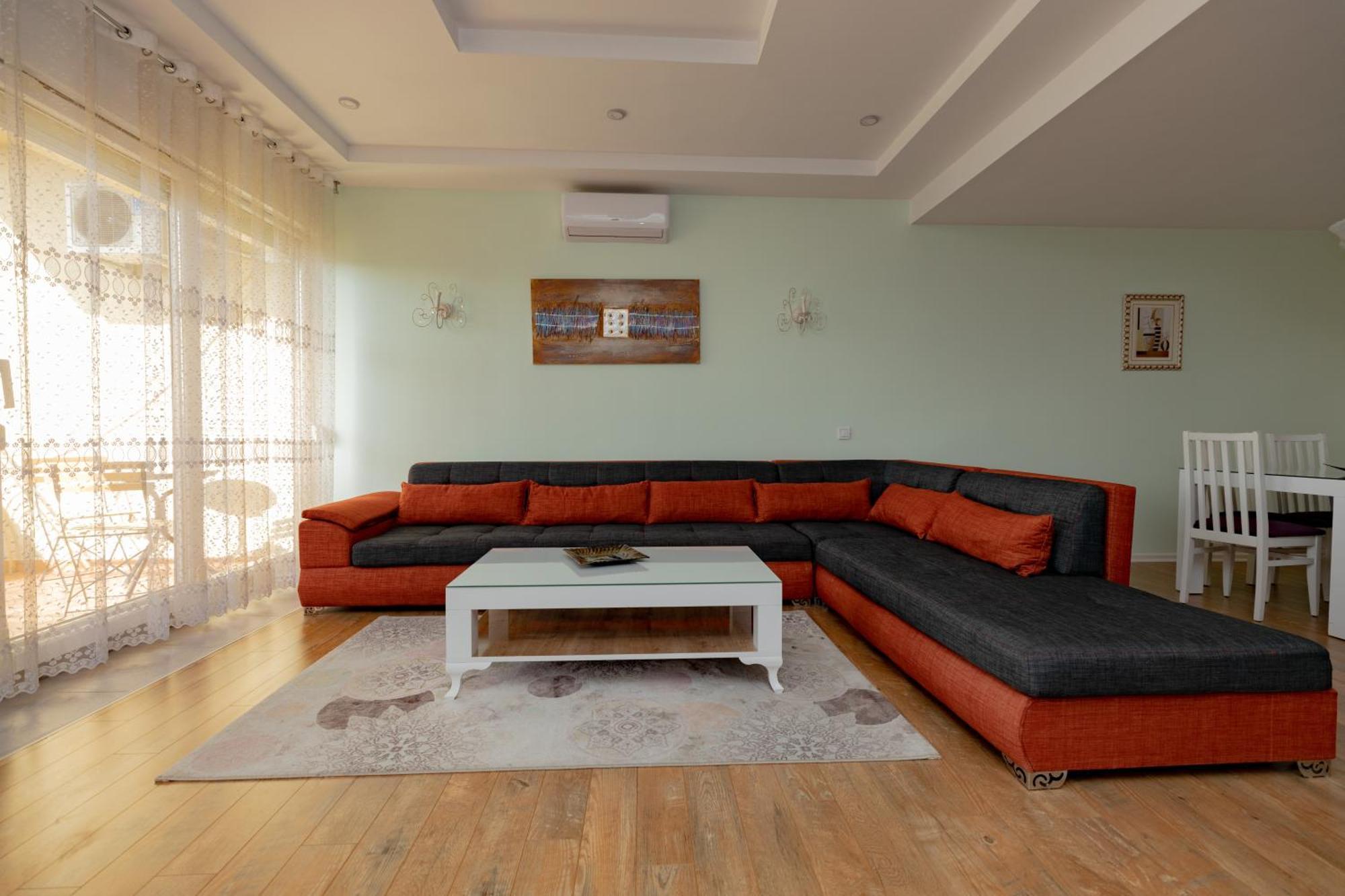 Dodona Aparthotel In Prishtina Пристина Стая снимка