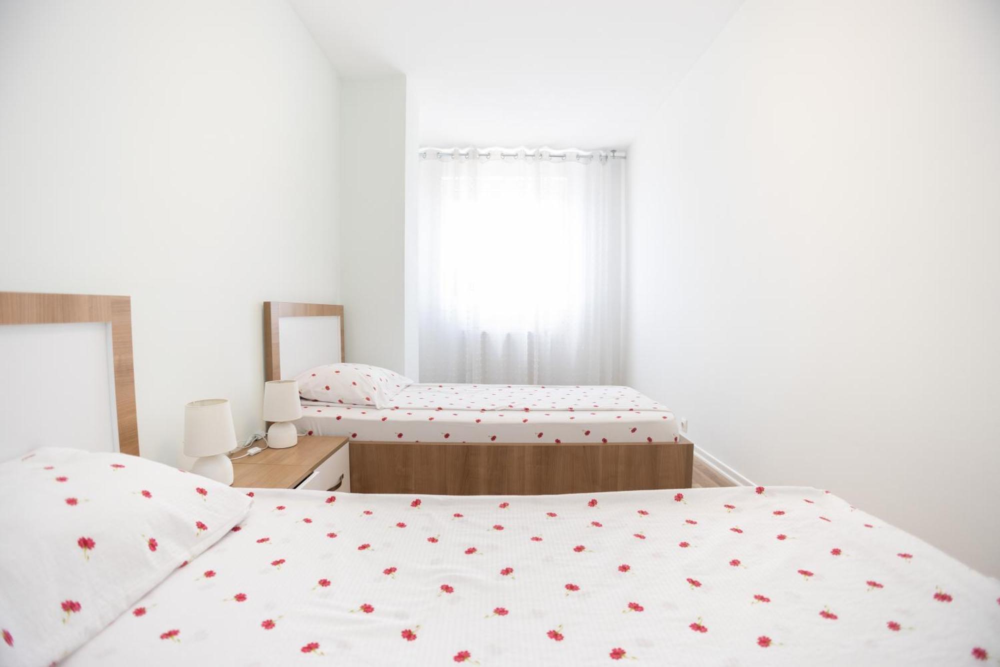 Dodona Aparthotel In Prishtina Пристина Екстериор снимка